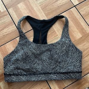 Lululemon sports bra